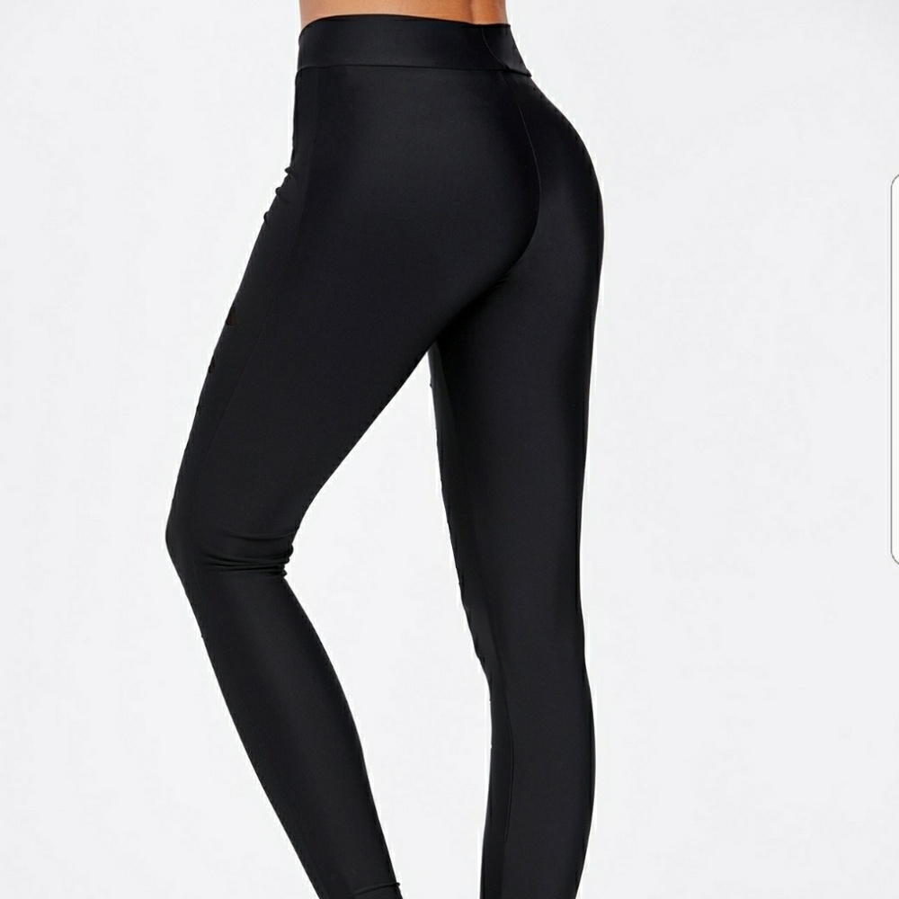 RIPPED LEGGINGS - BLACK
